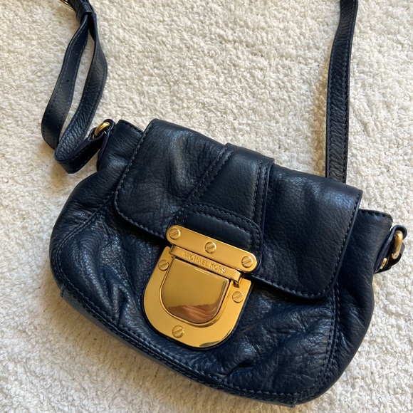 MICHAEL Michael Kors Charlton Leather Crossbody Bag - Picture 8 of 12